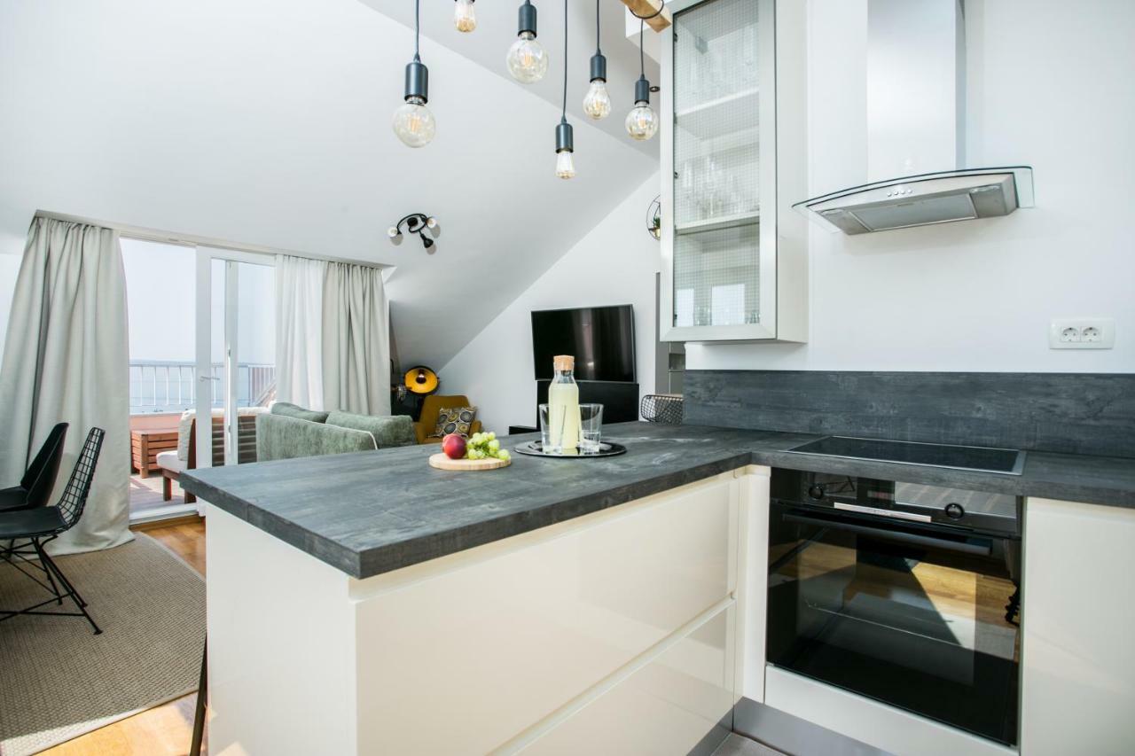 Luxury Penthouse Queen Apartment Split Exterior photo